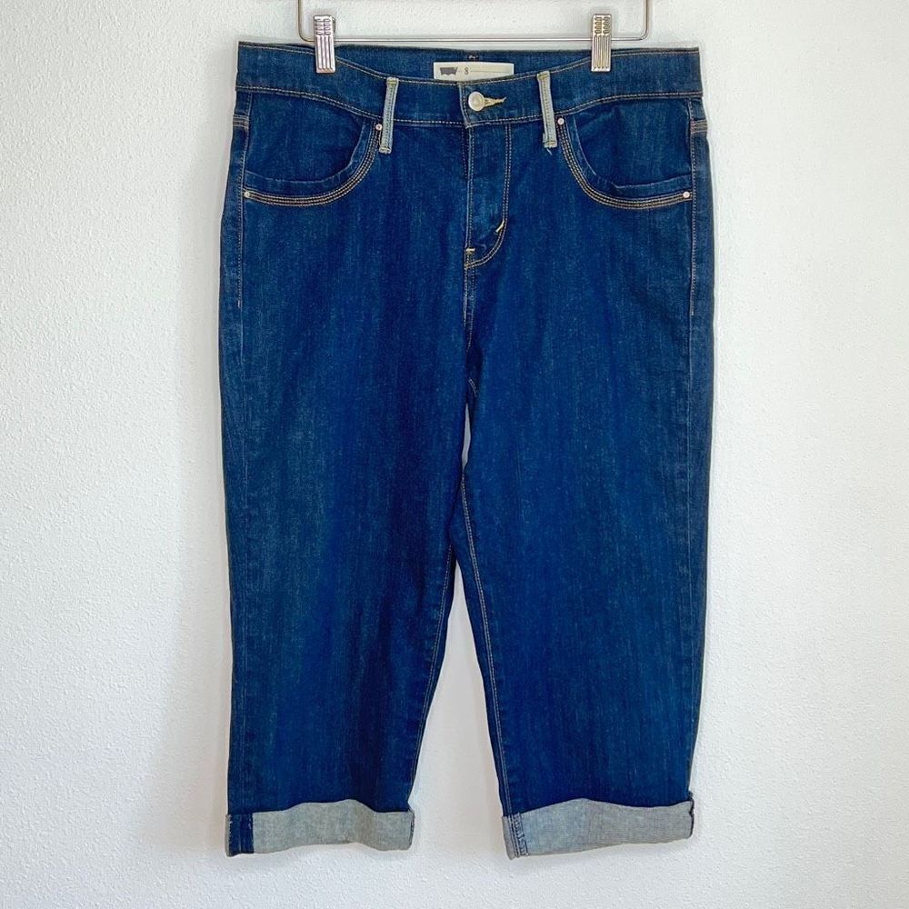 Levi’s 515 Cuffed Capri Dark Wash With Contrasting Belt Loops Size 8